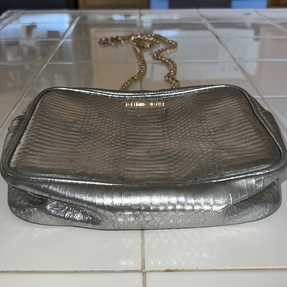 VICTORIA’S SECRET • Metallic Silver Chain Cross Body Shoulder Bag Satchel Purse - Picture 4 of 9